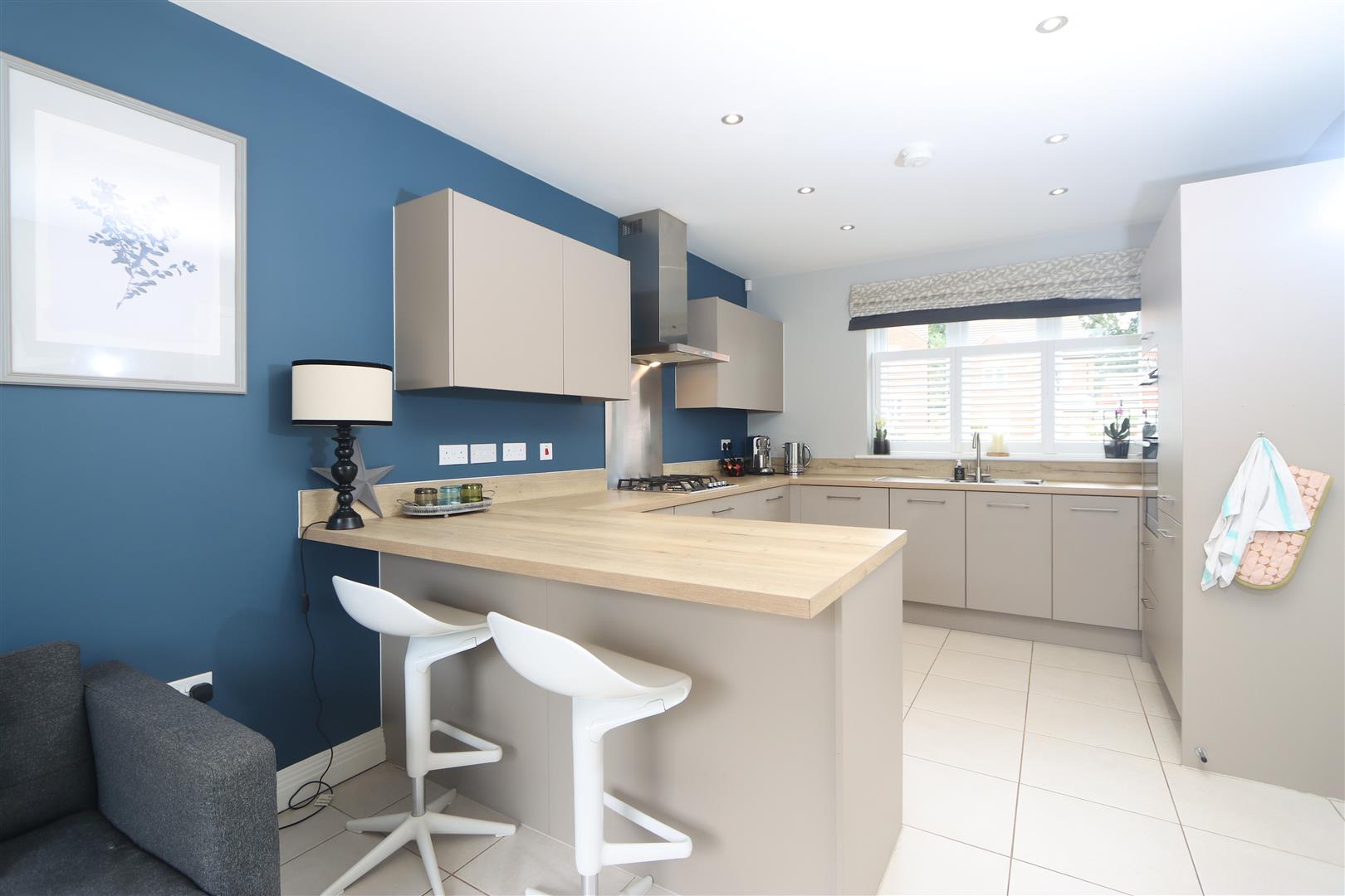 4 bed property in Glebe Fields, Stourbridge